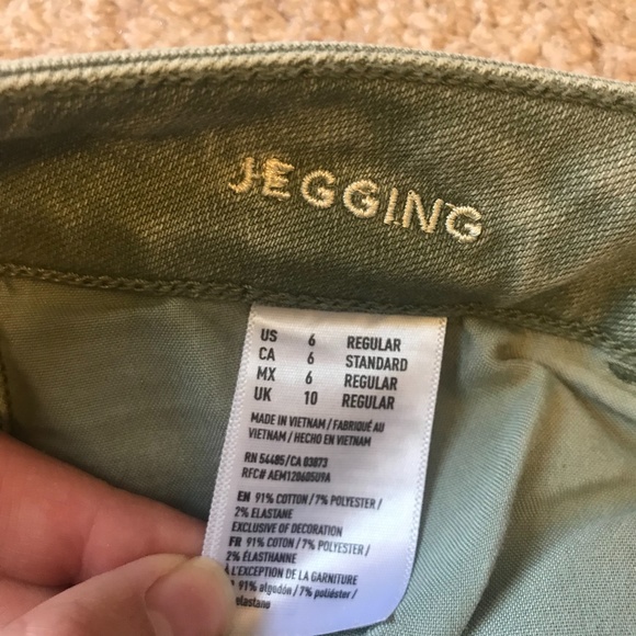 AE Olive Jeans/Jeggings - Picture 4 of 4
